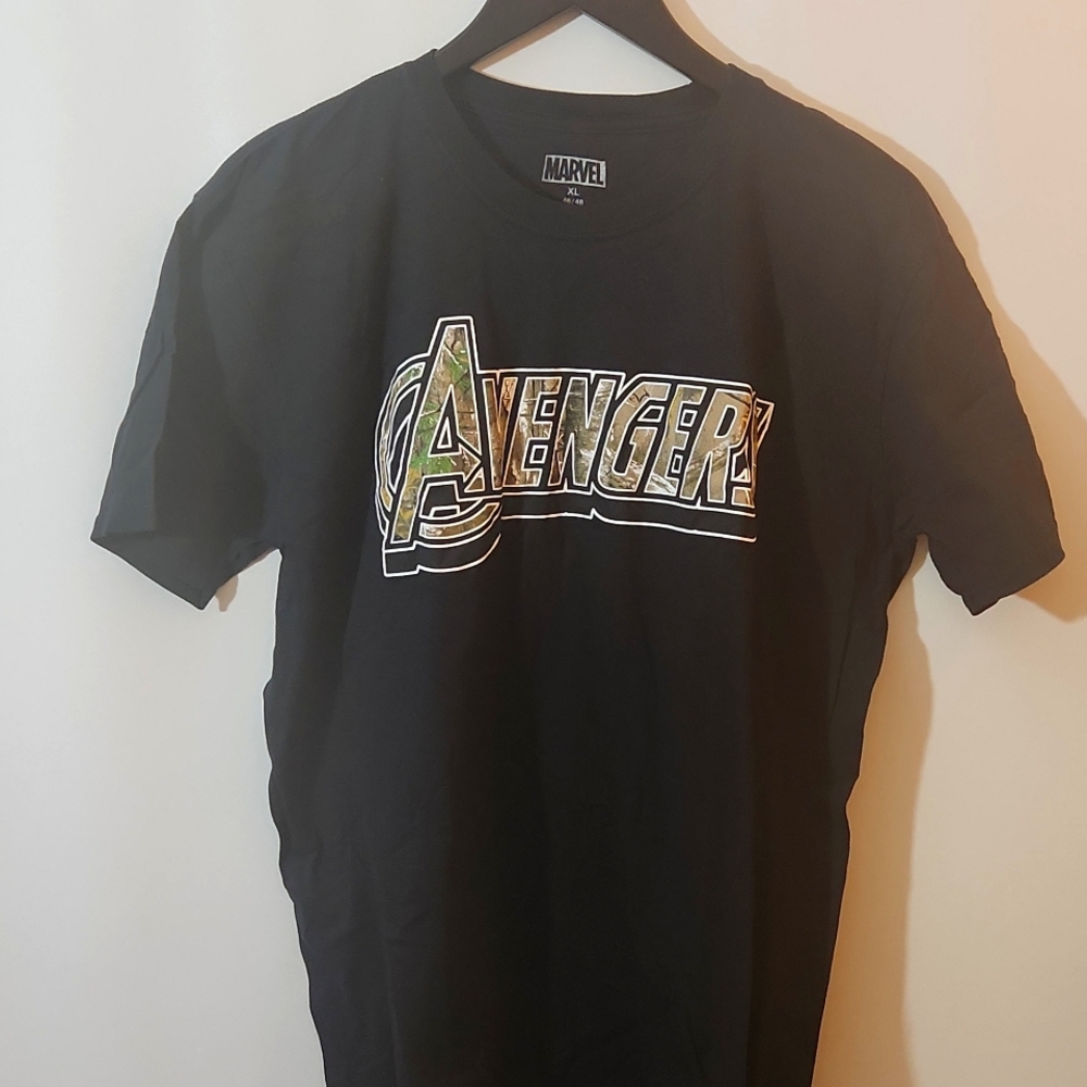 Marvel Avengers XL shirt Black